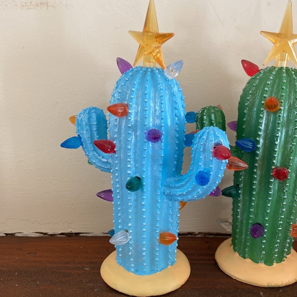 Cactus Christmas Tree with Lights - Picture 4 of 17